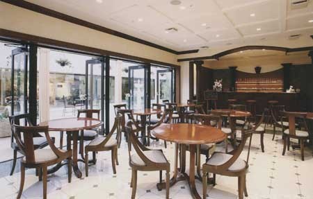 Manor House トラットリア「コリントス」