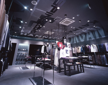 KATHARINE HAMNETT　三井アウトレットパーク仙台港店 メンズブティックの内装・外観画像