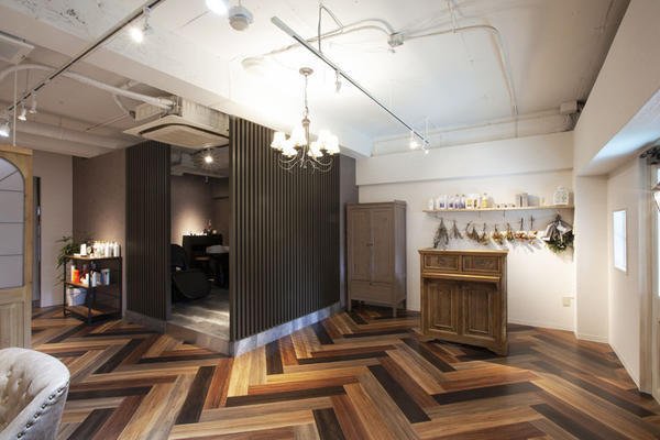 private salon and S