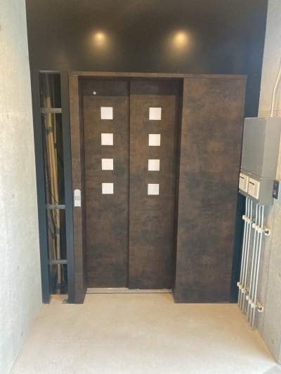 1F　正面出入口