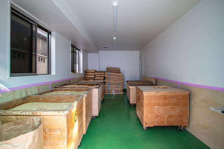 Works＜伏見油掛　有限会社岡平 京きなこ製粉工場＞写真