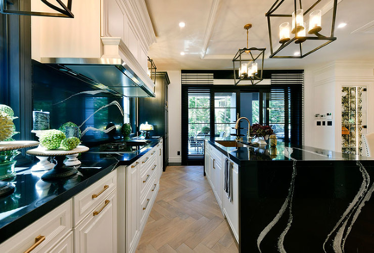 ジョージアンスタイルの建物にお客様のこだ...