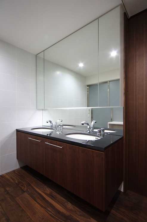CREVICE - WORKS | 西川...