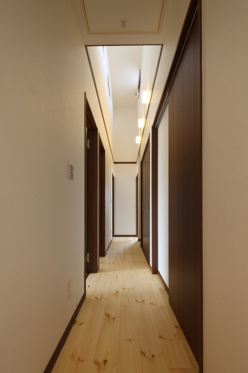 平屋　玄関土間からリヒ?ンク?と庭へ｜戸...