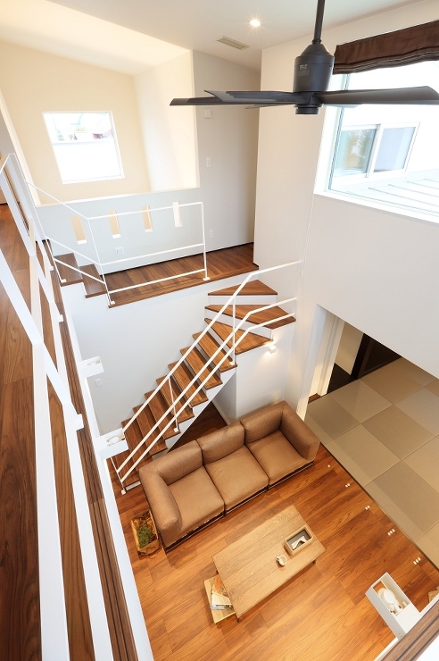 Stairs｜階段の実例集｜注文住宅（愛...
