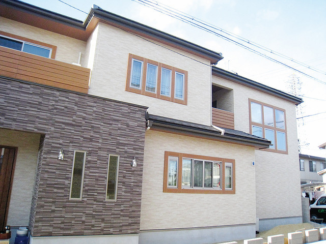 外観を豊かにする彩木窓フレームセット