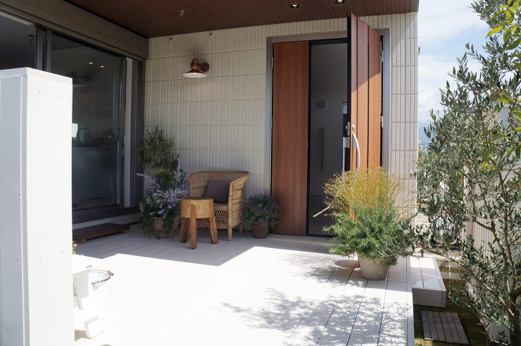 【屋上・玄関前】