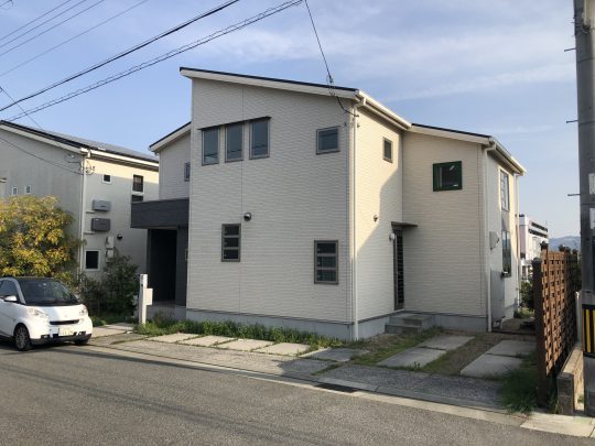 愛車を守るカーポートとカーテンゲート |...