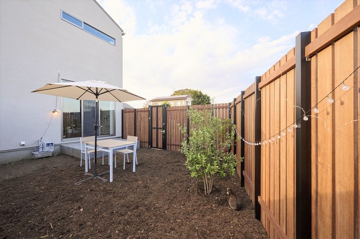 わんちゃん・猫ちゃんものびのび過ごせるお庭の画像