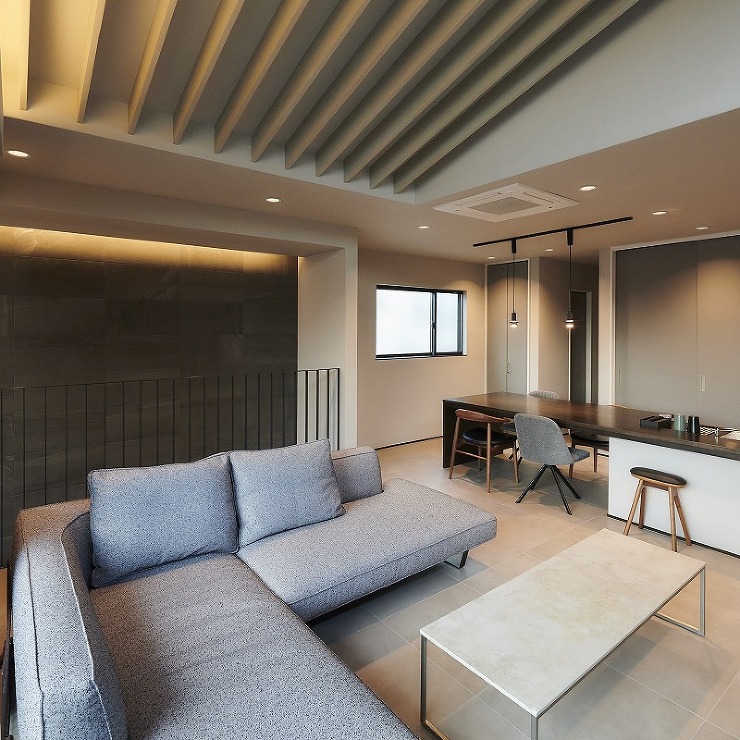 外部と繋がるリュクスな家の画像