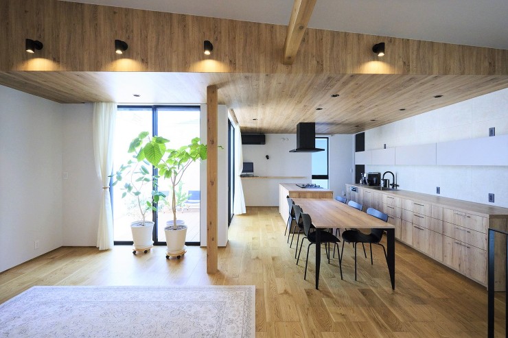 素材感を感じる温もりの2階LDKの画像