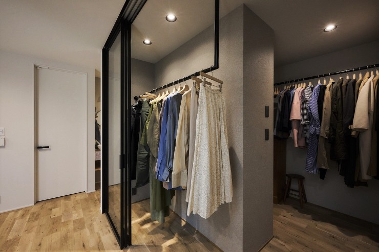 大容量の家族の衣裳部屋の画像