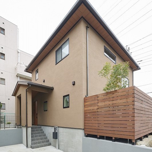 借景を愉しむ吹抜けの家の画像