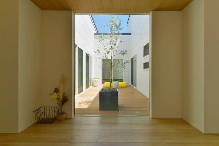 光も視線も隅々に行き渡る「開放感」のある...