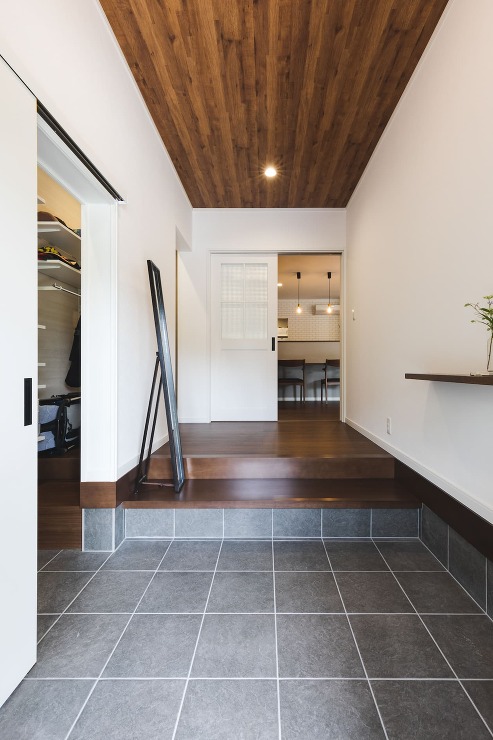 安心と心地よい距離感を意識した二世帯住宅...