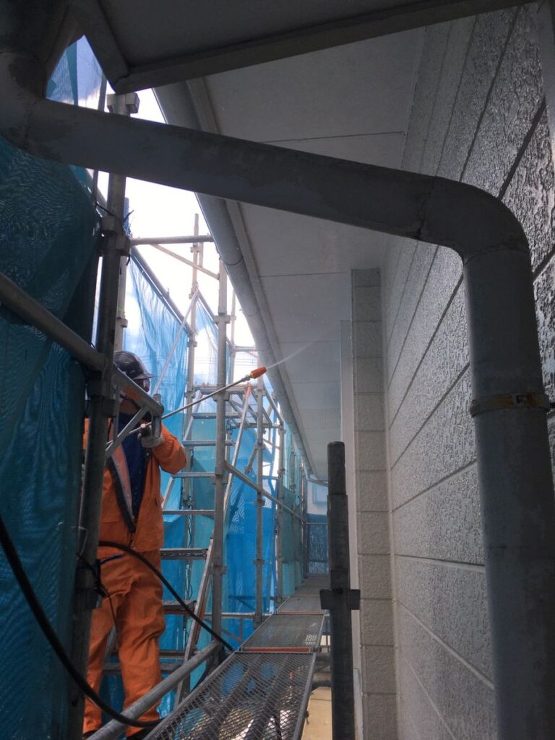 建物が一気に明るくなった！　低汚染塗料　遮熱塗料　屋根塗装　外壁塗装　シーリング改修（花巻市）