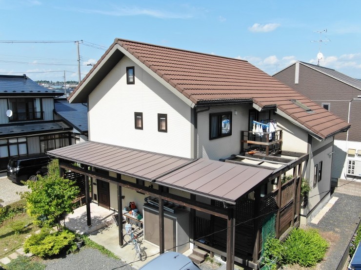 【北上市】木の香の家のお家、高耐久な塗料を希望しておりましたが、長持ちしても汚れがついてしまうことが心配でした。超低汚染塗料をていあんいただき、その性能に惚れ込み決定しました。