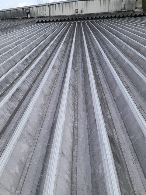 【一関市】屋根遮熱シート施工で、工場内の暑さ対策・雨漏り対策が同時にできたので費用を抑えられました。