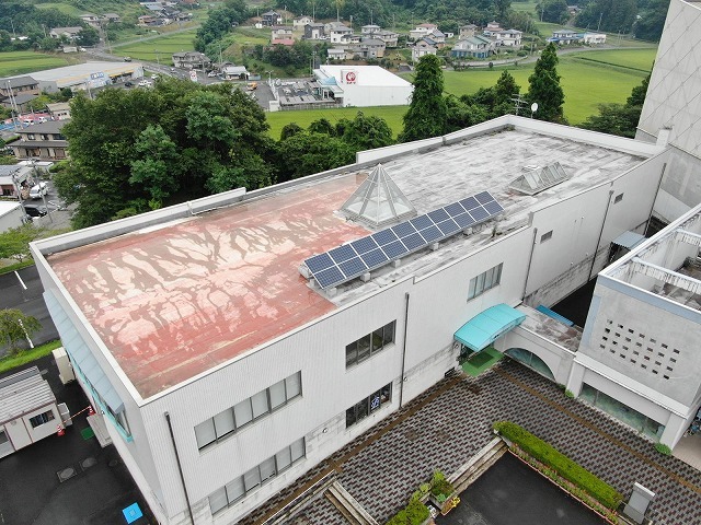 【一関市】藤沢文化センター屋上防水改修工事を施工いたしました。トップライトからの雨漏りも止まりました！