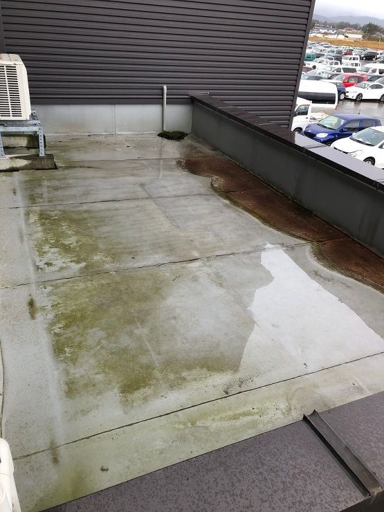 【紫波町】雨漏りがあり、専門の雨漏り110番に屋上防水工事をお願いしました。