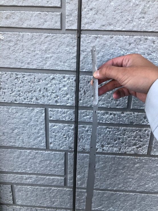 【奥州市】前回の屋根塗装でとても満足できたので、外壁塗装もお願いすることにしました！シーリングやベランダも新築時のようにないました。