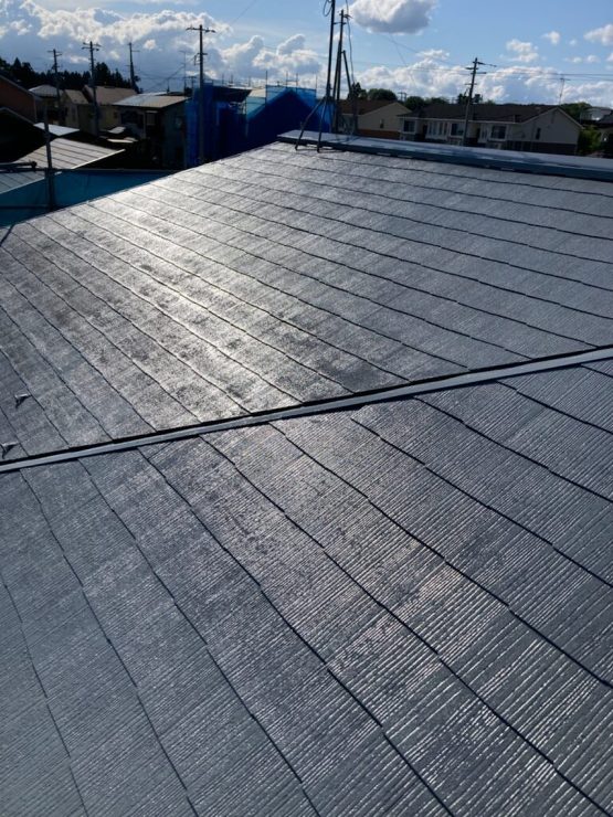 【奥州市】仕上がりのイメージをカラーシミュレーションできたから、屋根の色にもマッチしたツートンカラーで外壁塗装を依頼できました。