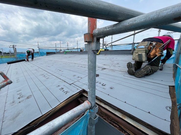 【奥州市】屋根からの雨漏りがあり、屋根の葺き替えは雨漏り110番で実績も多い北日本外装にお願いすると決めていました！