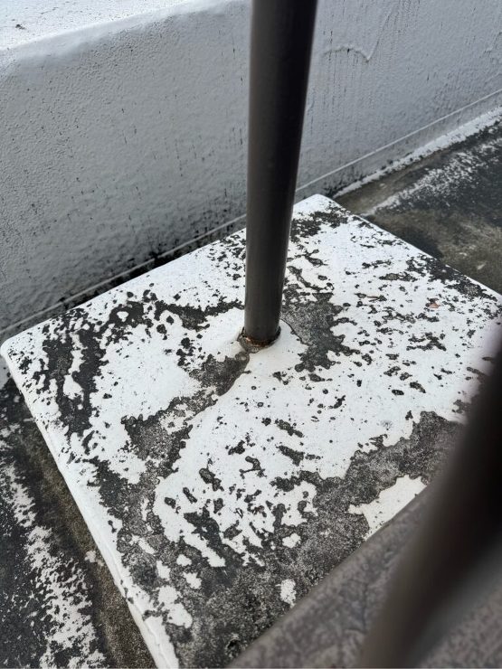 【一関市】東山中学校校舎屋上防水改修工事をしました。雨漏が止まりホッとしています。