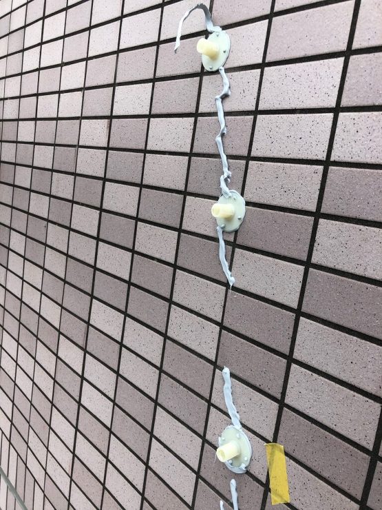 【大船渡市】ヒーローマンションの屋上防水メンテナンスをしました。外壁が浮いていると教えていただきましたので、修理をお願いしました。