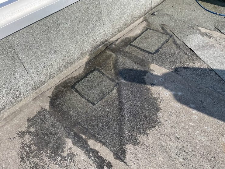 【金ヶ崎町】雨漏りが続き相談しました。屋上防水が傷んでいるとのことで、改修をしてもらうと雨漏りがピタリと止まりました！