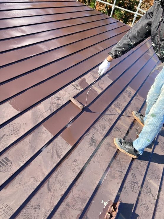 雨樋の枯葉詰まり解決！屋根は遮熱塗装★（奥州市）