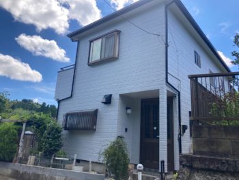 東金市　?様邸　バルコニー下のシミが気になりチラシを見て「こうちゃんペイント」に連絡しました。雨漏りしていることがわかって、雨漏り箇所のサイディング張り替えを行っていただき相談してよかったです。