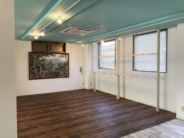   千葉市緑区　店舗改修工事　【綺麗なエメラルドグリーンを基調にしたい】イメージしていたお色の天井はとても素敵に仕上がりました。