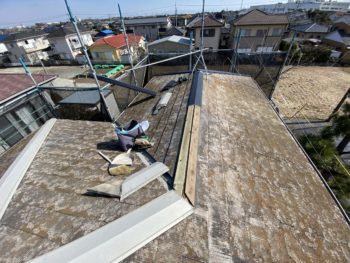 台風で棟板金が飛んでしまったのでどうした...