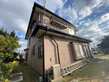破風板の傷みが気になり修理をしてほしくて...