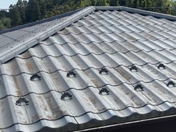 道路から屋根がよく見え訪問販売が来ること...