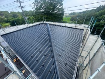 道路から屋根がよく見え訪問販売が来ること...