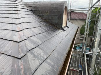 「ずっと気になっていたひび割れと屋根の劣...