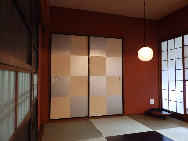 市松柄の襖（ふすま）・銀と鳥の子