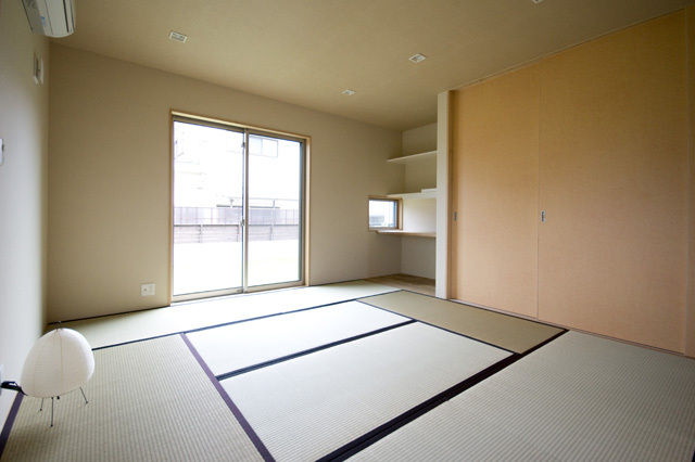 切妻のフラットハウス｜プラスディー設計室