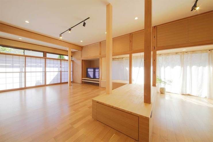 和モダンなデザインの住宅リフォーム・リノベーション,伝統的な住宅の耐震改修,窓際のベンチ収納はリビングをL型に囲み,くつろぎスペースを演出-1