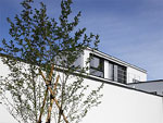 岩手県盛岡市の家・中庭を囲む高気密高断熱,モダンデザイン,白い外観