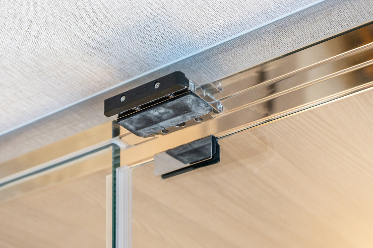 ガラスドア用自由丁番 M8505型の施工例・採用事例