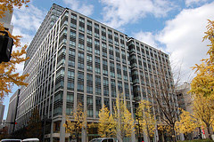三井住友海上大阪淀屋橋ビルと淀屋橋三井ビルディング