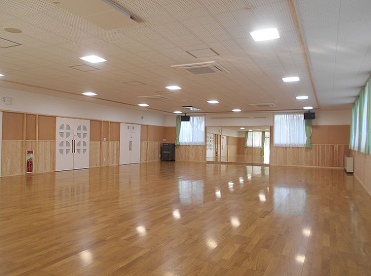 鷹山地区コミュニティーセンター | 秦・...