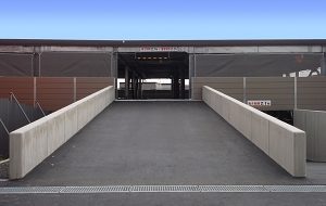 ウイング車庫新築工事 [駐車場施工実績]...