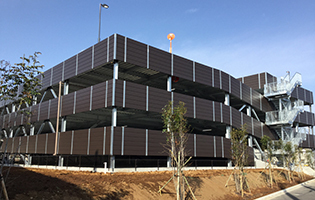 東葛病院自走式立体駐車場 [駐車場施工実...