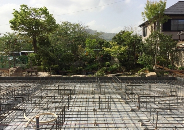 基礎工事中