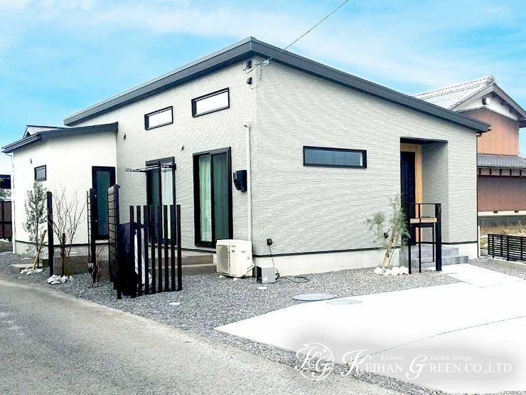 配置にオリジナリティの感じられる外構とお庭空間　長浜市