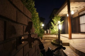 花香るロマンチックな夜のお庭　草津市